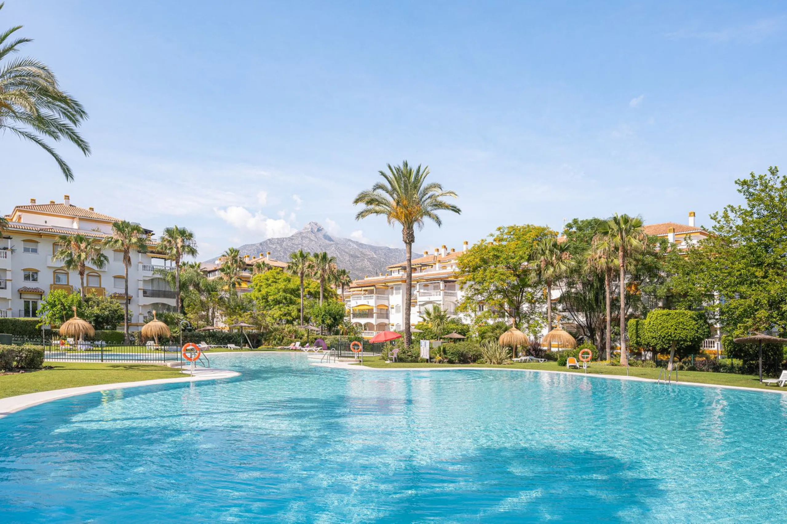 Middle Floor Apartment, Nueva Andalucía, Costa del Sol.