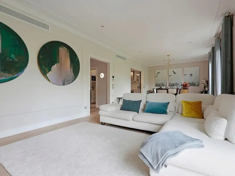 Amplio apartamento renovado en Avinguda Diagonal, junto a Turó Parc, Barcelona