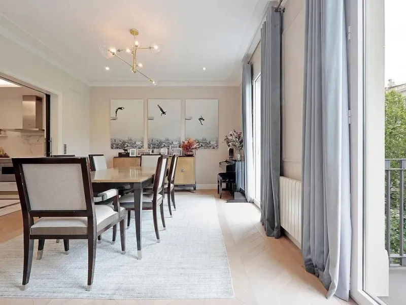 Amplio apartamento renovado en Avinguda Diagonal, junto a Turó Parc, Barcelona
