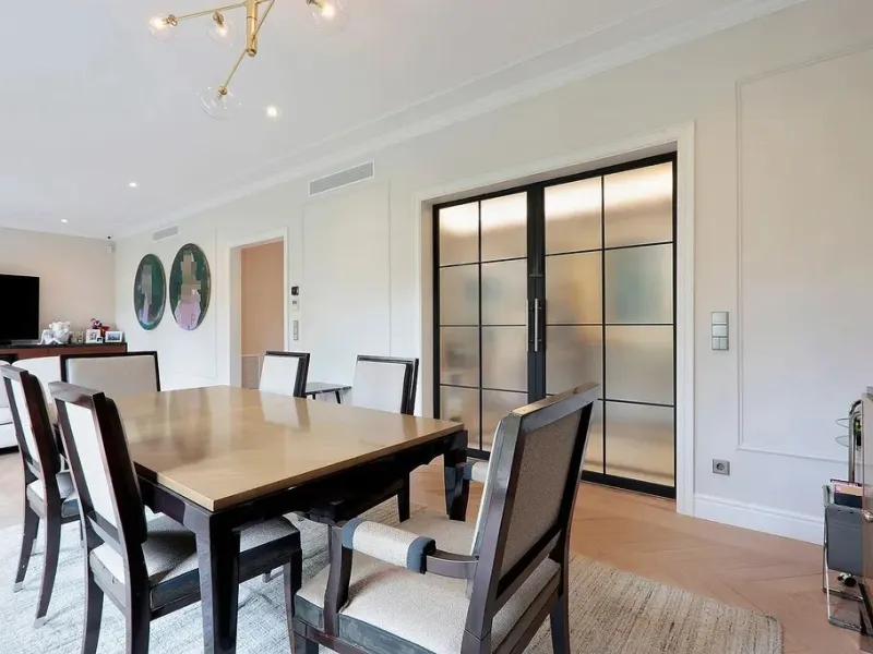 Amplio apartamento renovado en Avinguda Diagonal, junto a Turó Parc, Barcelona
