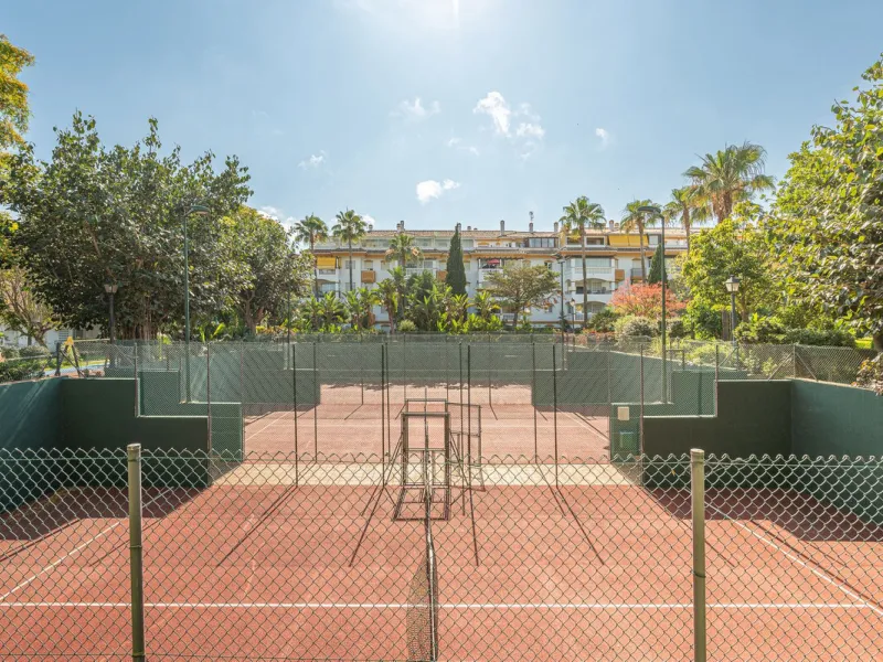 Middle Floor Apartment, Nueva Andalucía, Costa del Sol.