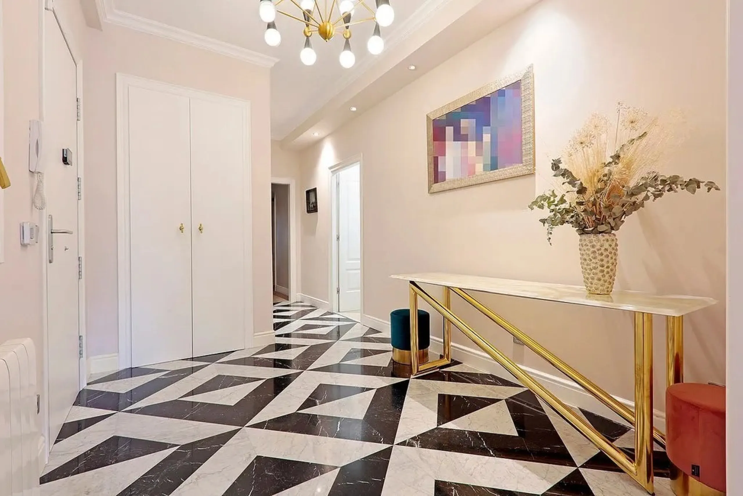 Amplio apartamento renovado en Avinguda Diagonal, junto a Turó Parc, Barcelona