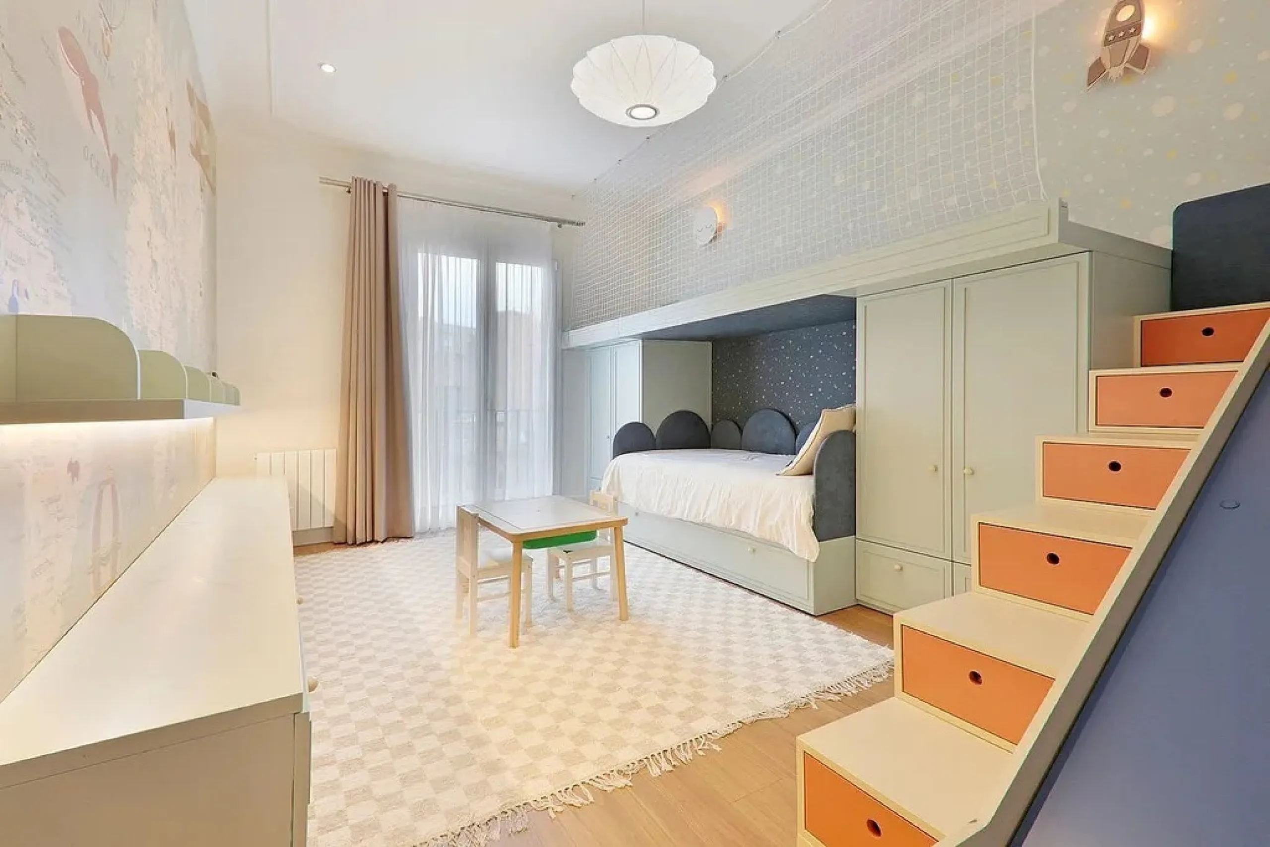 Amplio apartamento renovado en Avinguda Diagonal, junto a Turó Parc, Barcelona