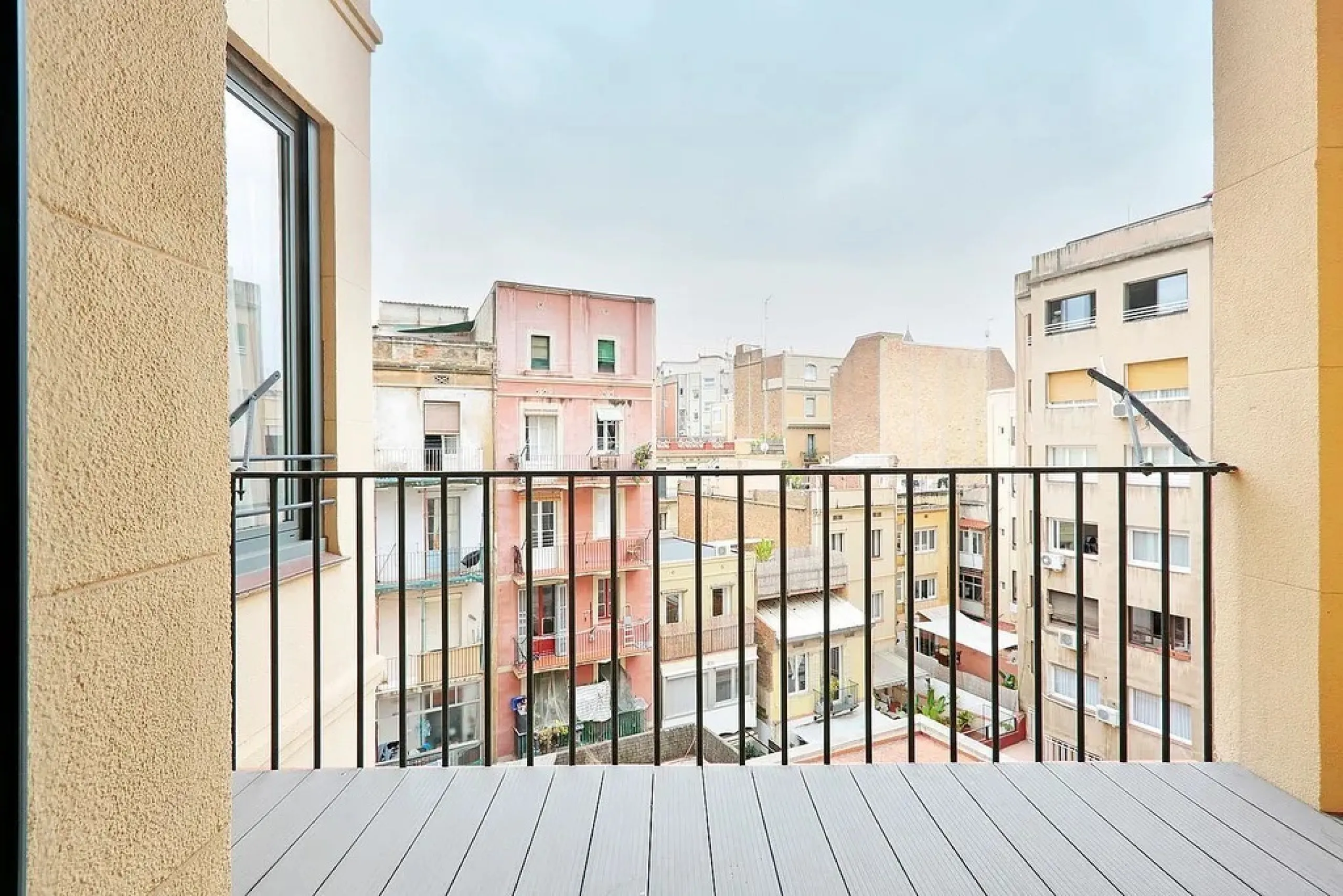 Amplio apartamento renovado en Avinguda Diagonal, junto a Turó Parc, Barcelona