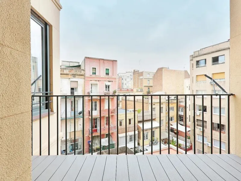 Amplio apartamento renovado en Avinguda Diagonal, junto a Turó Parc, Barcelona