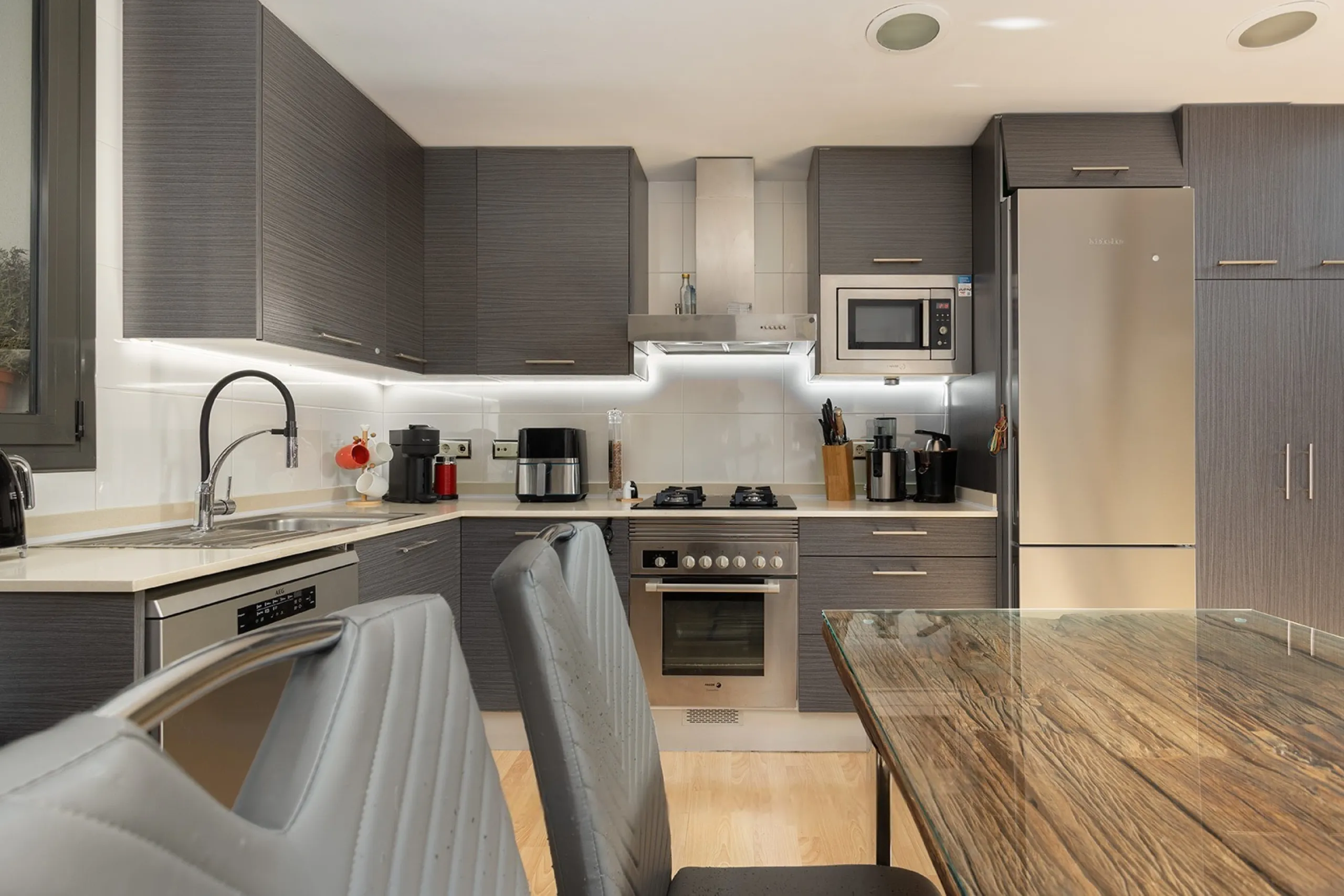 Stylish Bright Duplex with a Terrace in Quiet Les Corts, Barcelona 
