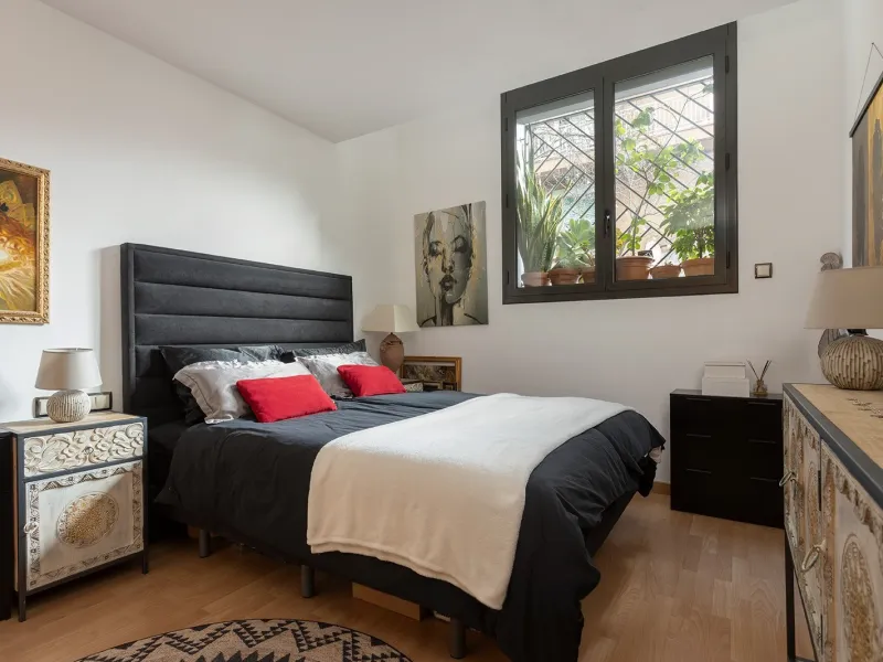 Stylish Bright Duplex with a Terrace in Quiet Les Corts, Barcelona 