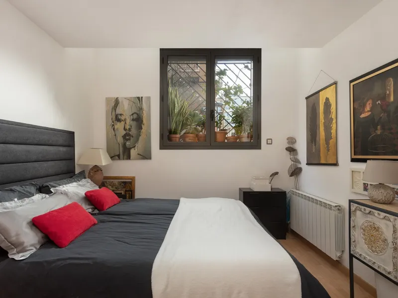 Stylish Bright Duplex with a Terrace in Quiet Les Corts, Barcelona 