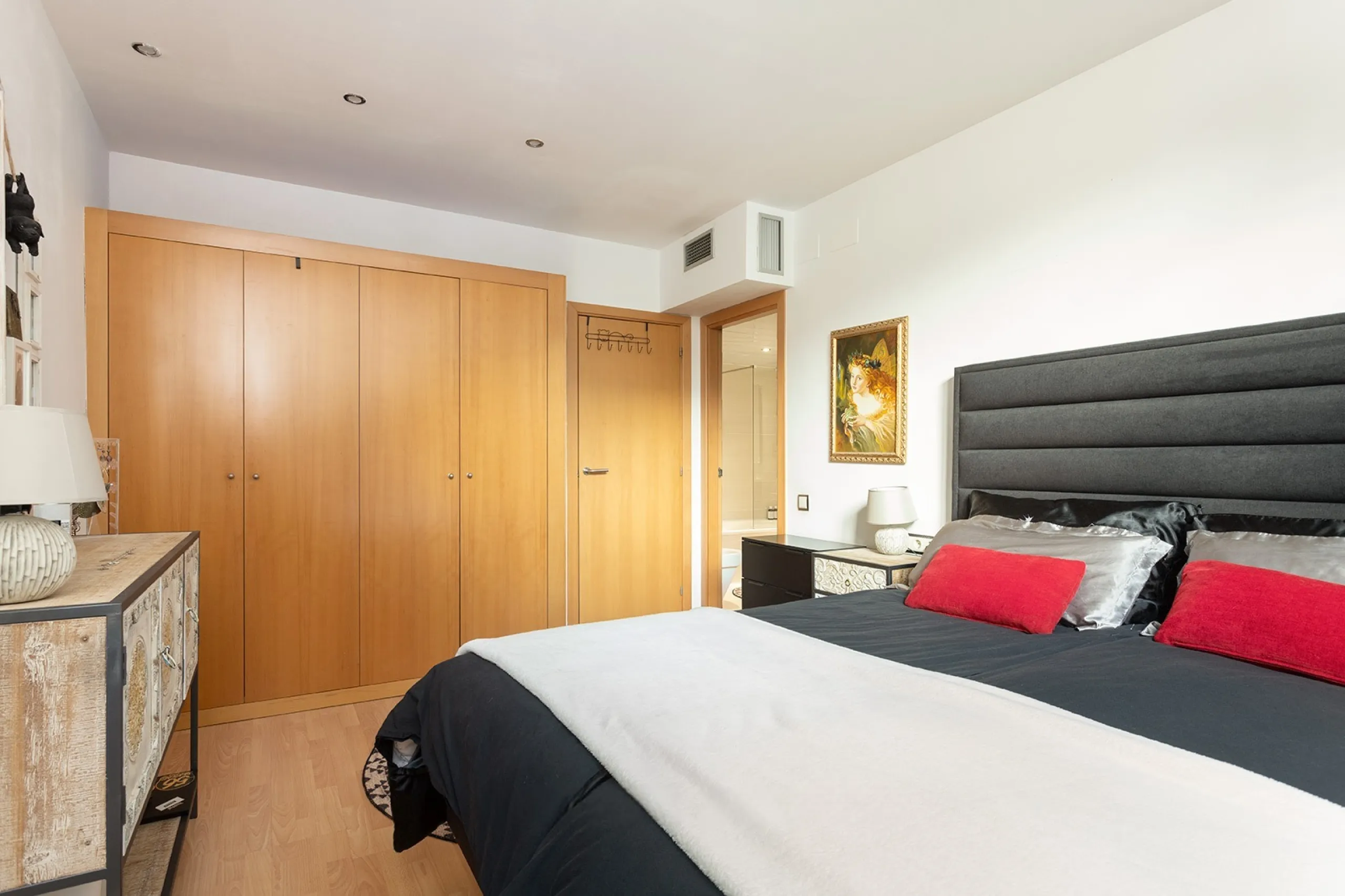 Stylish Bright Duplex with a Terrace in Quiet Les Corts, Barcelona 