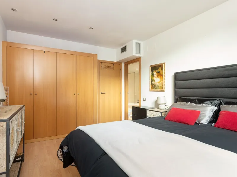 Stylish Bright Duplex with a Terrace in Quiet Les Corts, Barcelona 