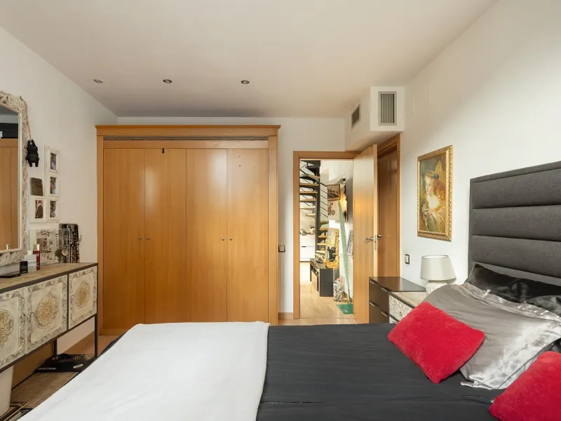Stylish Bright Duplex with a Terrace in Quiet Les Corts, Barcelona 