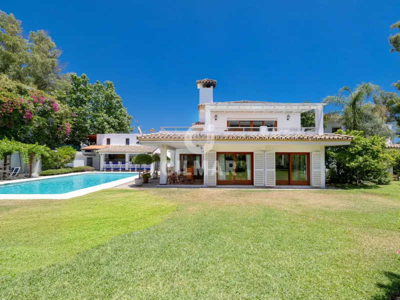 Villa in Estepona Este - Málaga