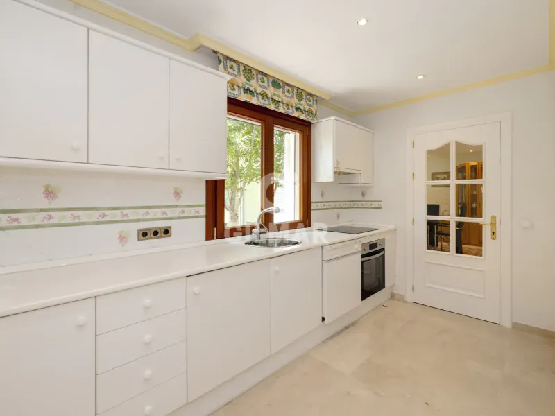 Villa in Estepona Este - Málaga