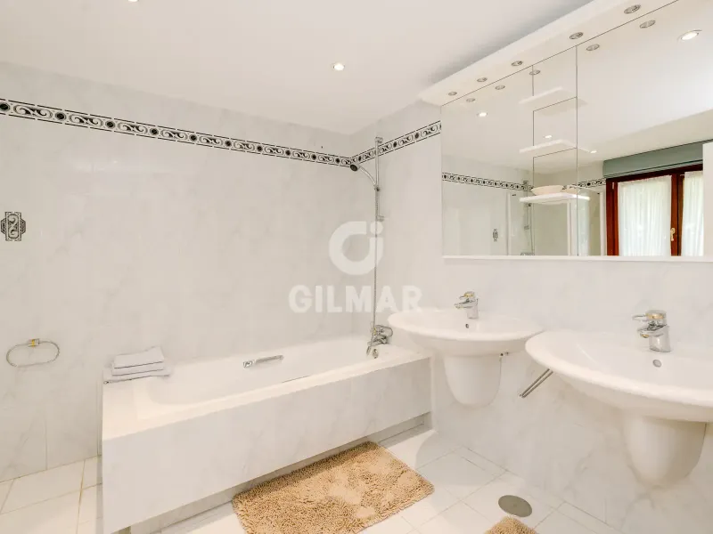 Villa in Estepona Este - Málaga