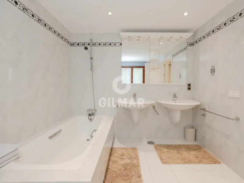 Villa in Estepona Este - Málaga