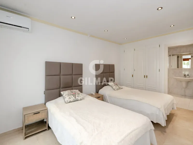 Villa in Estepona Este - Málaga