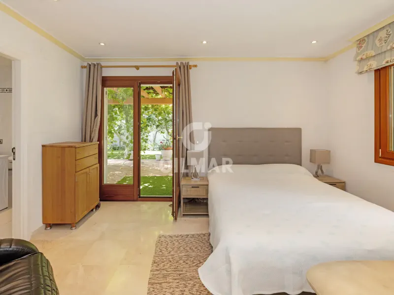 Villa in Estepona Este - Málaga