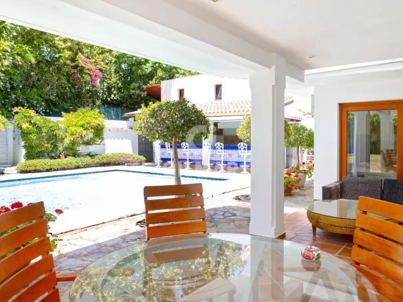 Villa in Estepona Este - Málaga
