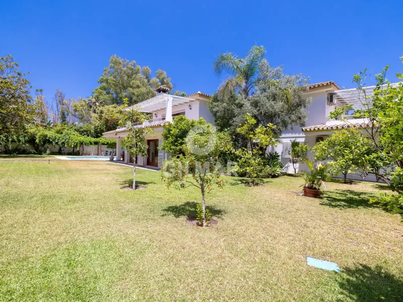 Villa in Estepona Este - Málaga