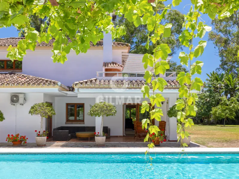 Villa in Estepona Este - Málaga