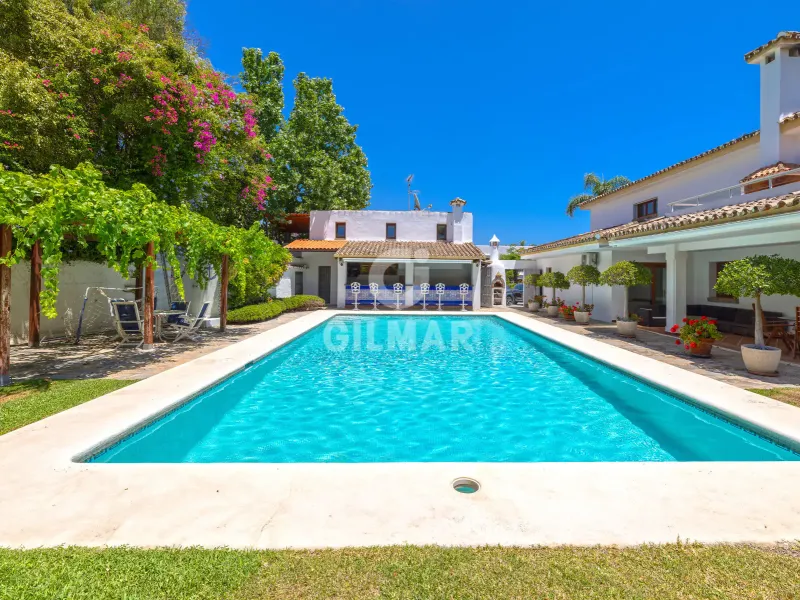 Villa in Estepona Este - Málaga