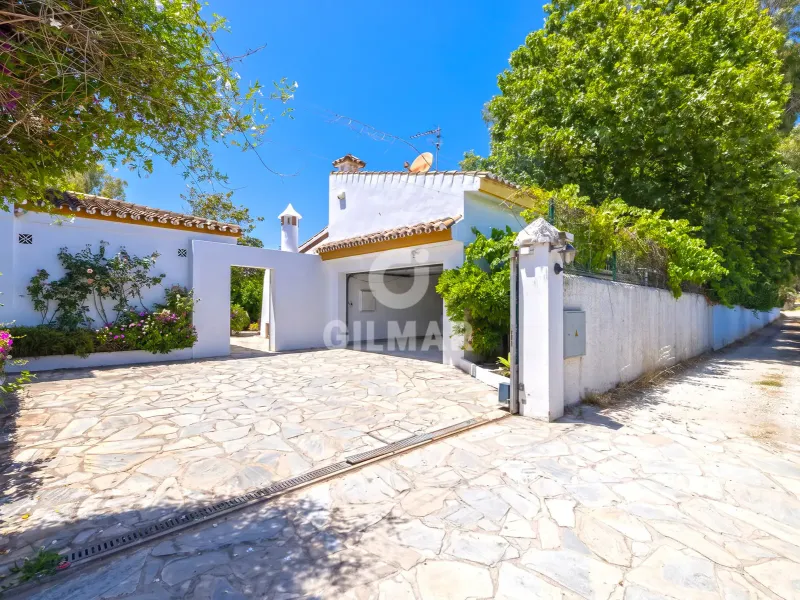 Villa in Estepona Este - Málaga
