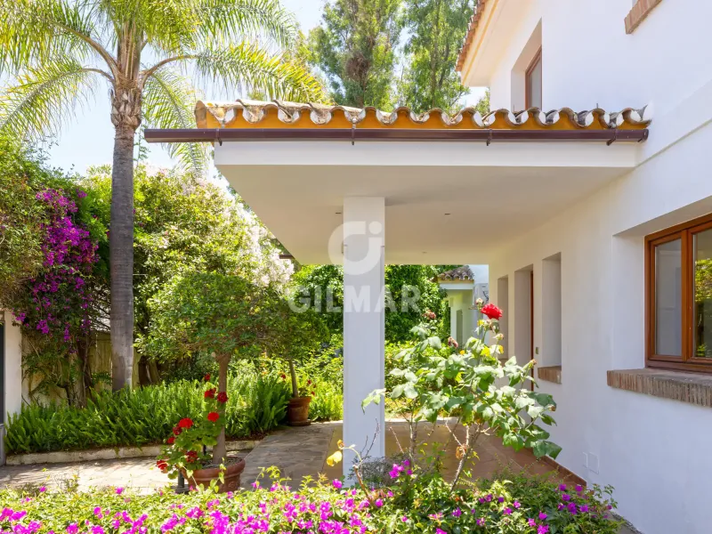 Villa in Estepona Este - Málaga