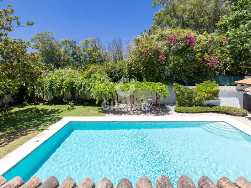 Villa in Estepona Este - Málaga