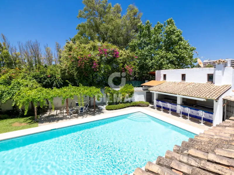 Villa in Estepona Este - Málaga