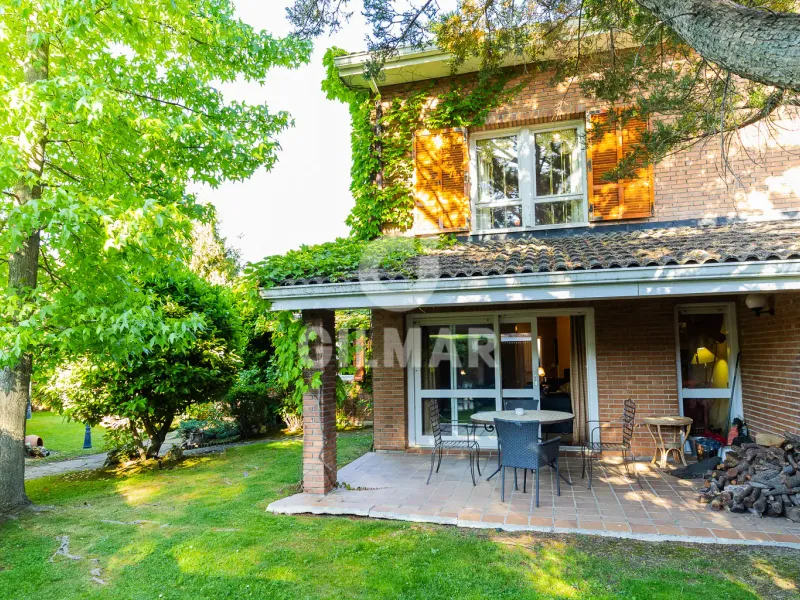 Semi-detached house in Collado Mediano / Becerril - Madrid