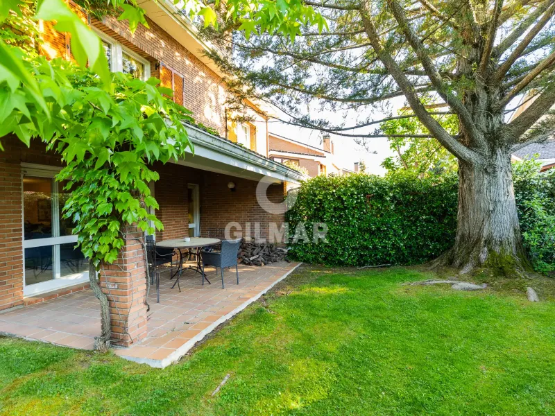 Semi-detached house in Collado Mediano / Becerril - Madrid