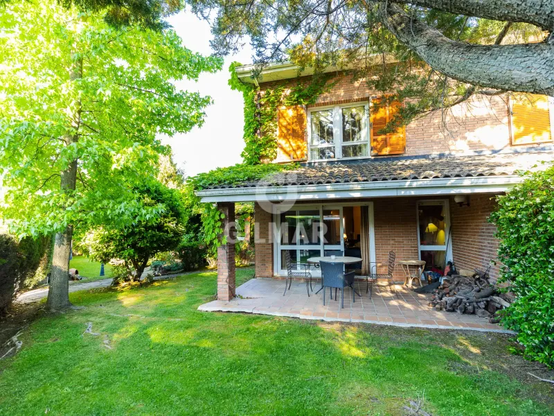 Semi-detached house in Collado Mediano / Becerril - Madrid