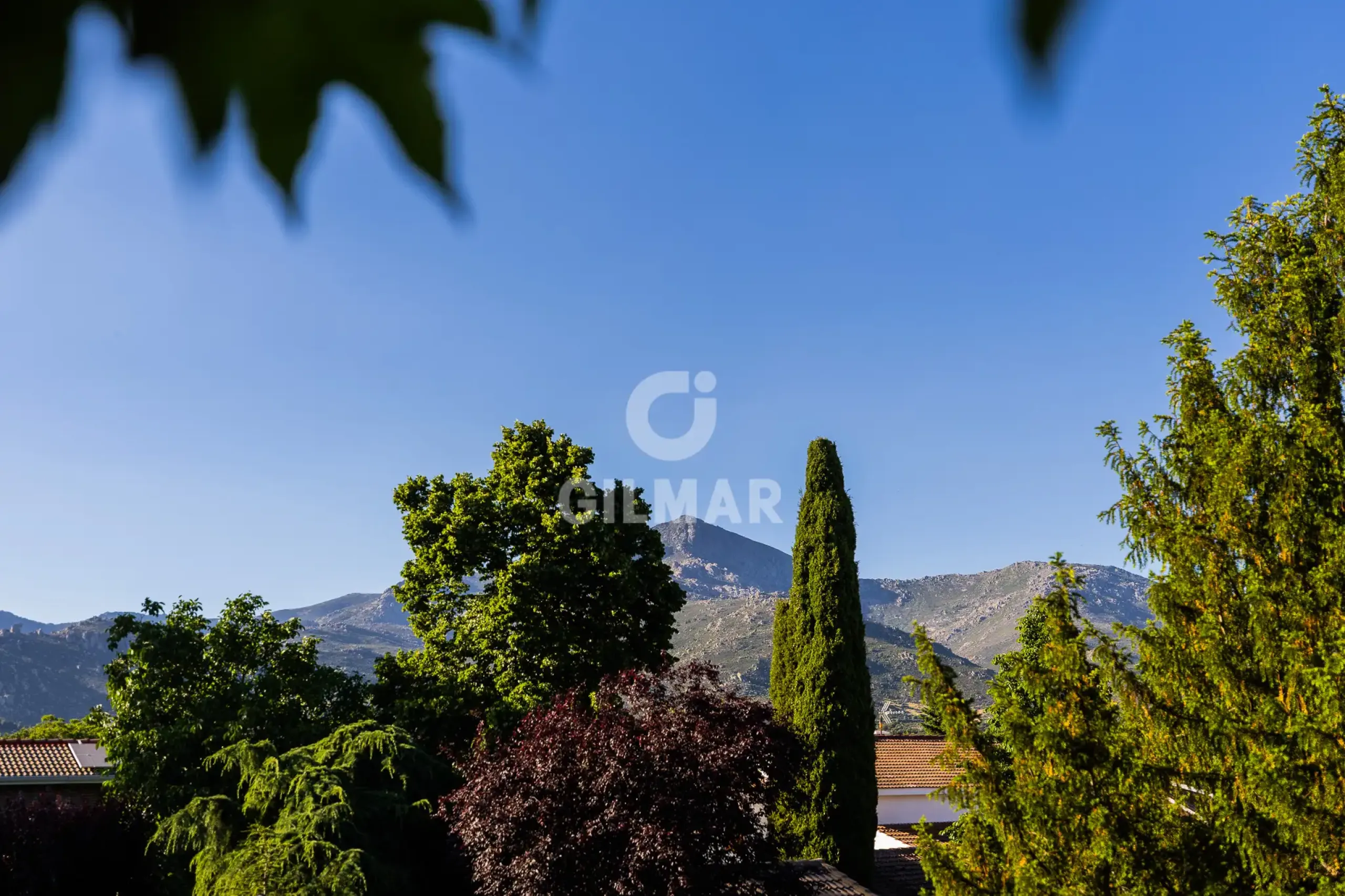 Semi-detached house in Collado Mediano / Becerril - Madrid