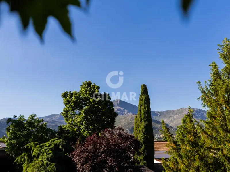 Semi-detached house in Collado Mediano / Becerril - Madrid