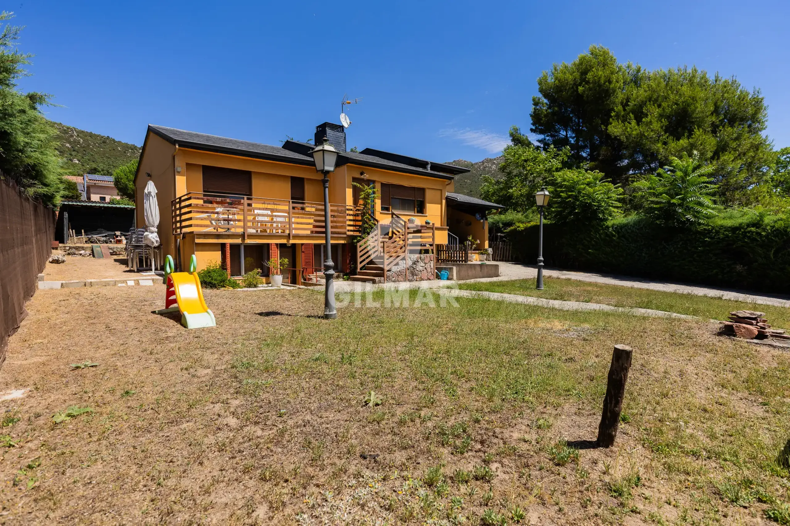 Villa in Collado Mediano / Becerril - Madrid