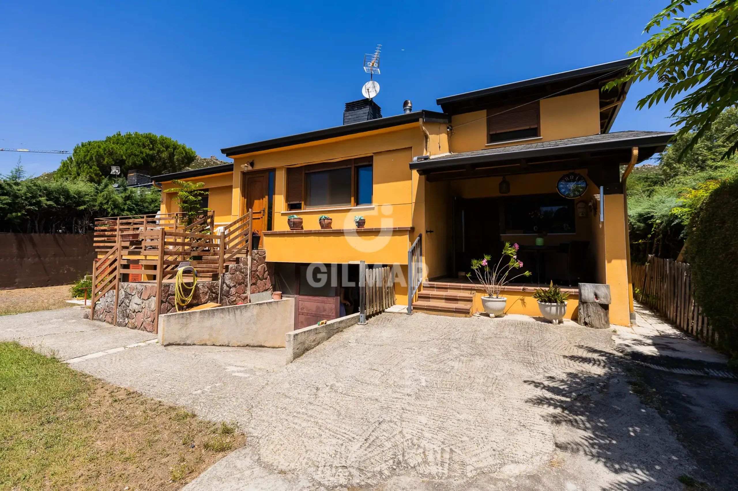 Villa in Collado Mediano / Becerril - Madrid