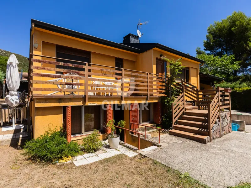 Villa in Collado Mediano / Becerril - Madrid