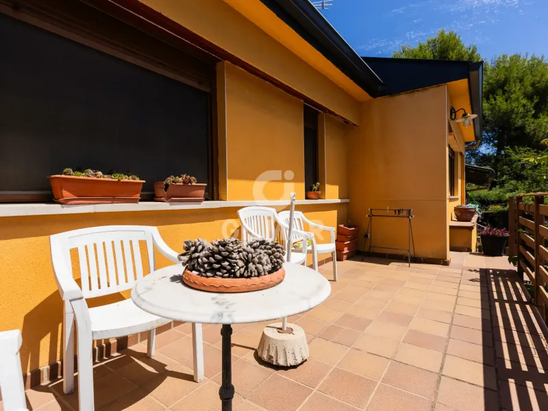 Villa in Collado Mediano / Becerril - Madrid