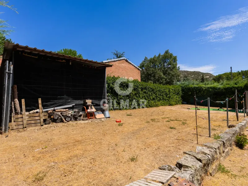Villa in Collado Mediano / Becerril - Madrid