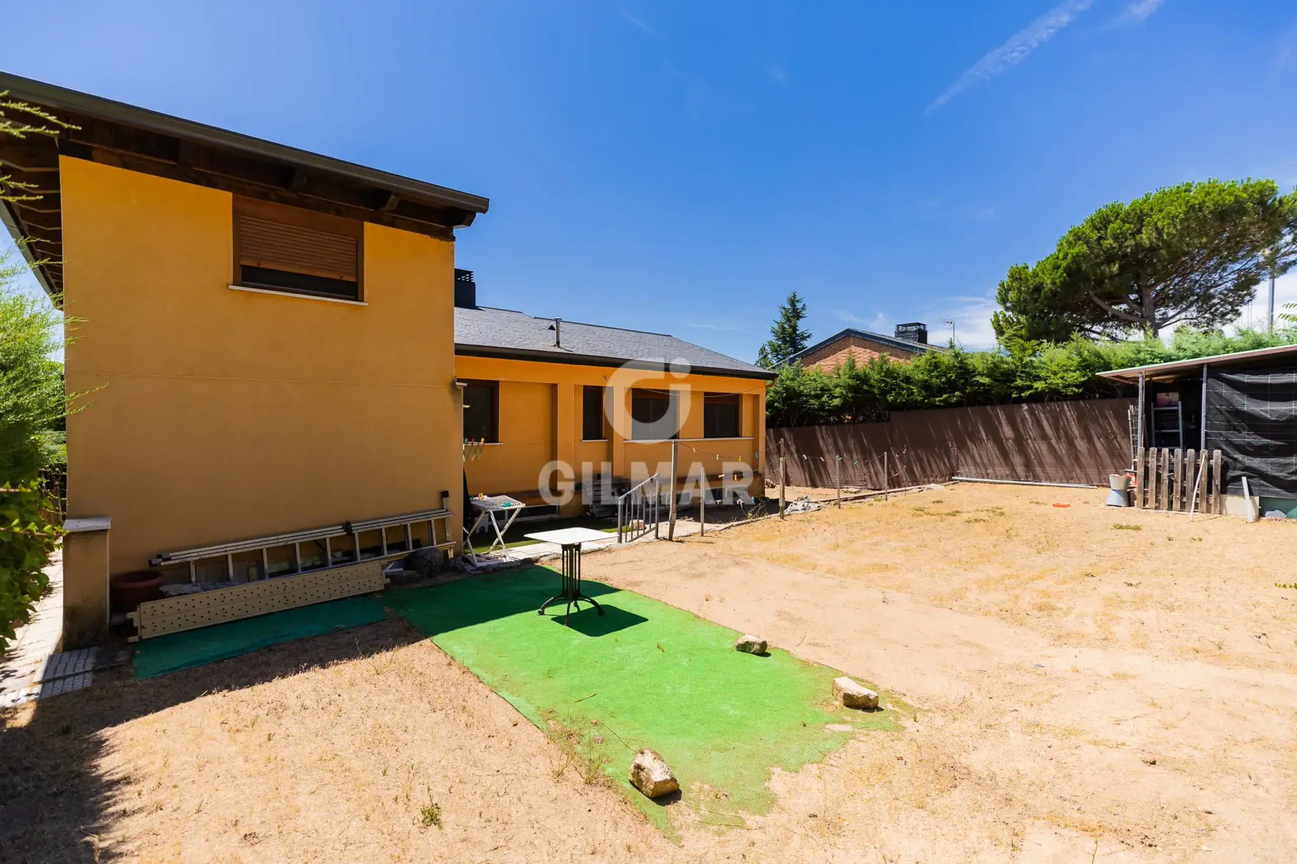Villa in Collado Mediano / Becerril - Madrid