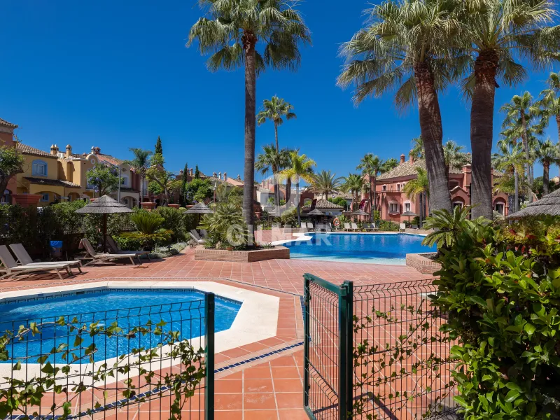Apartment in Nueva Andalucía - Málaga