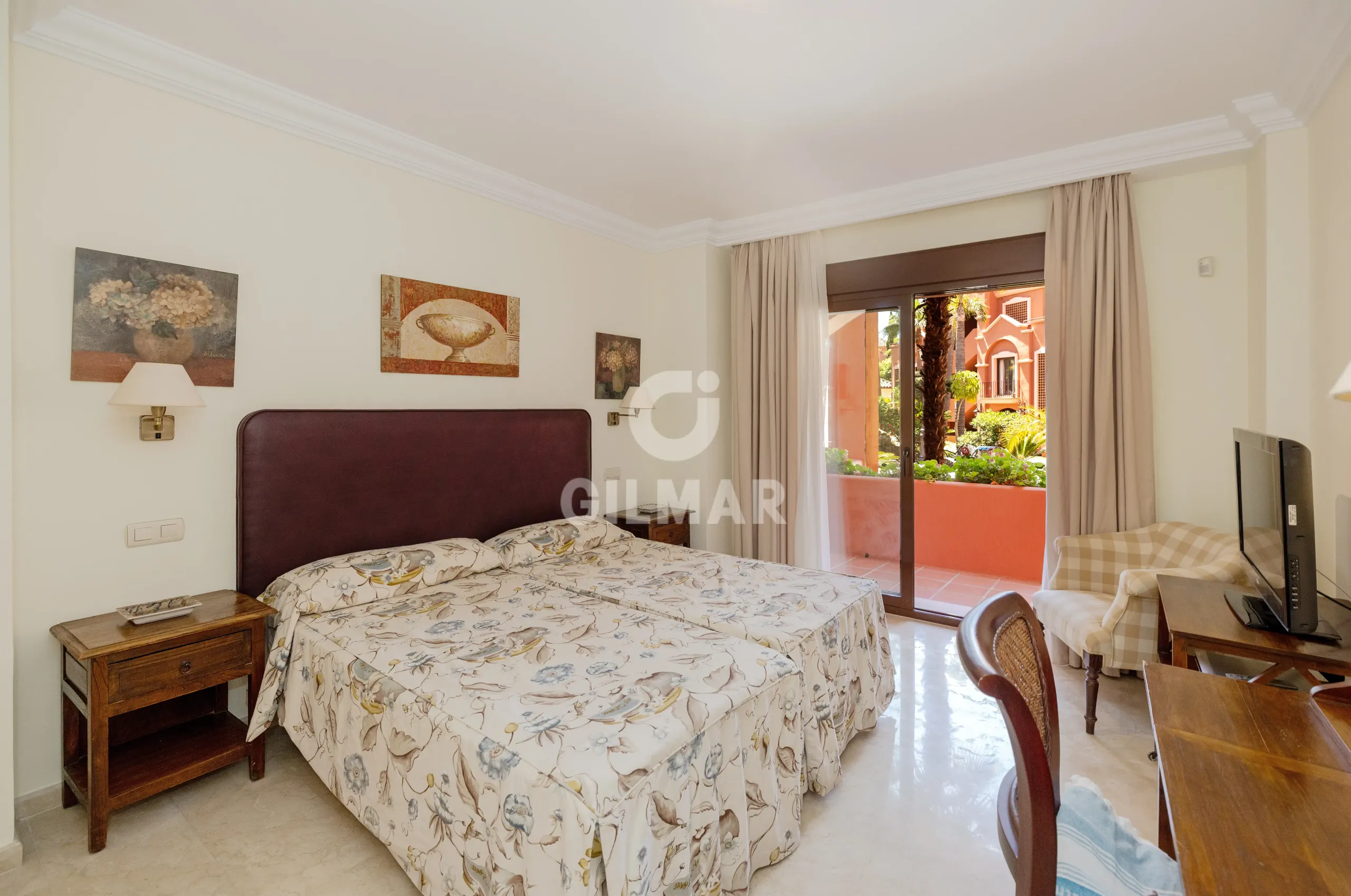 Apartment in Nueva Andalucía - Málaga