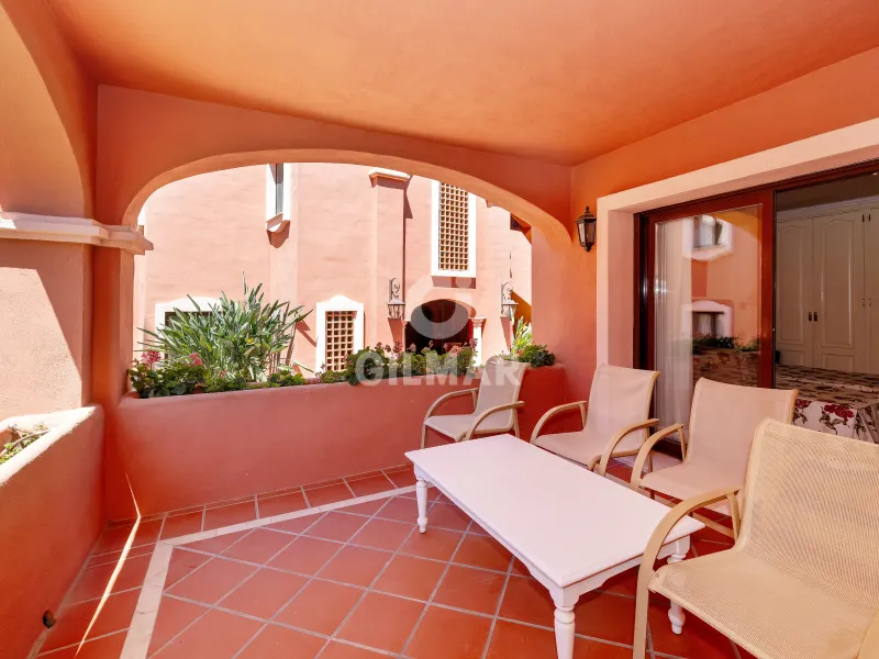 Apartment in Nueva Andalucía - Málaga