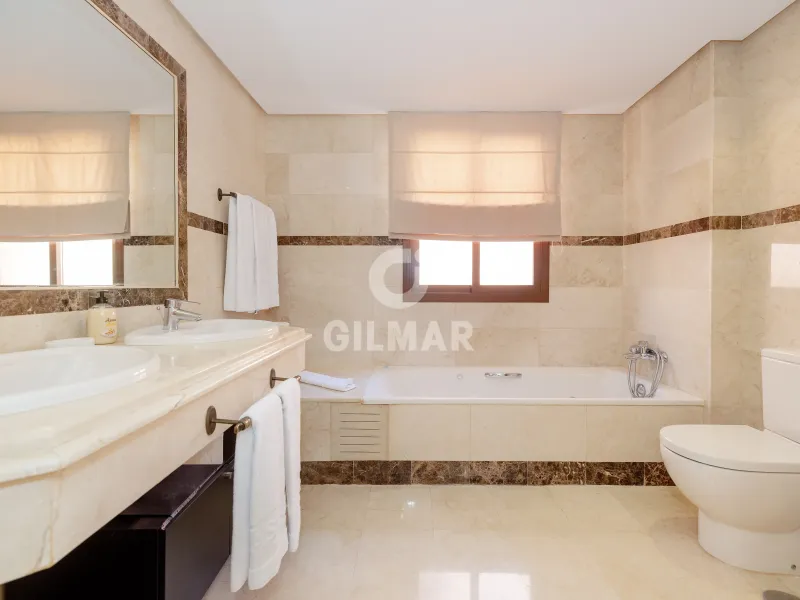 Apartment in Nueva Andalucía - Málaga