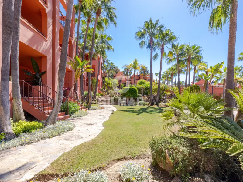 Apartment in Nueva Andalucía - Málaga