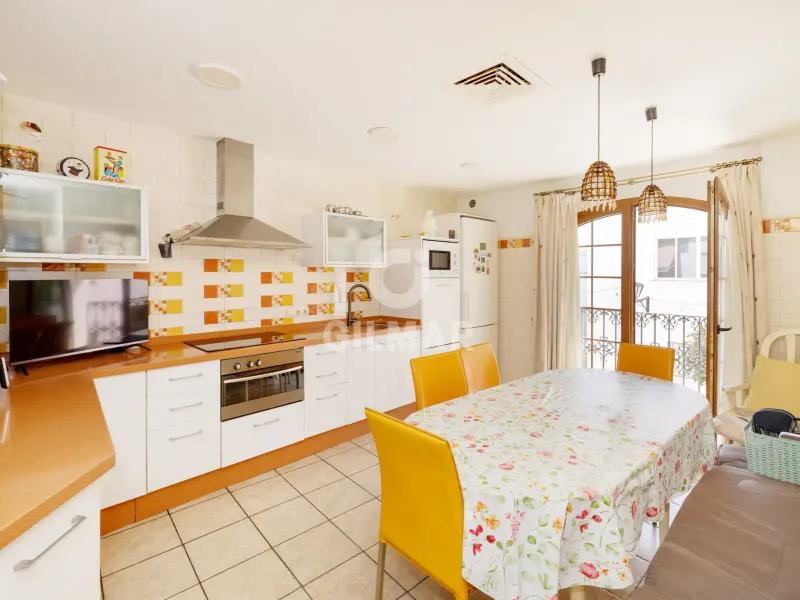 Semi-detached house in Estepona - Málaga