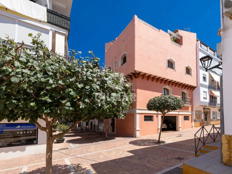 Semi-detached house in Estepona - Málaga