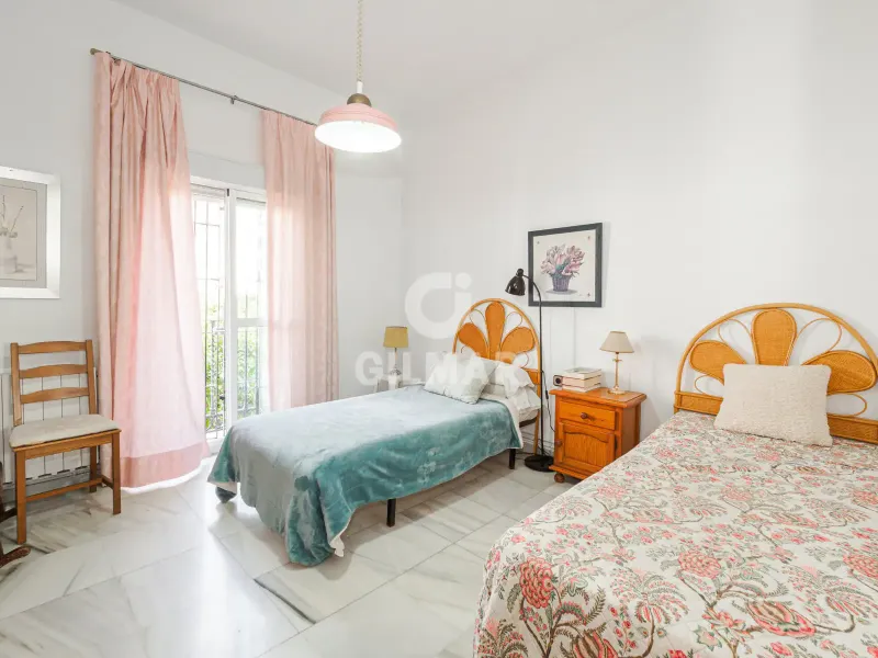 Villa in Nervión - Sevilla