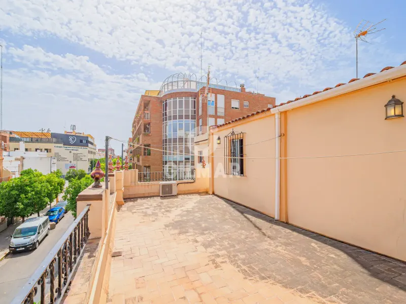 Villa in Nervión - Sevilla
