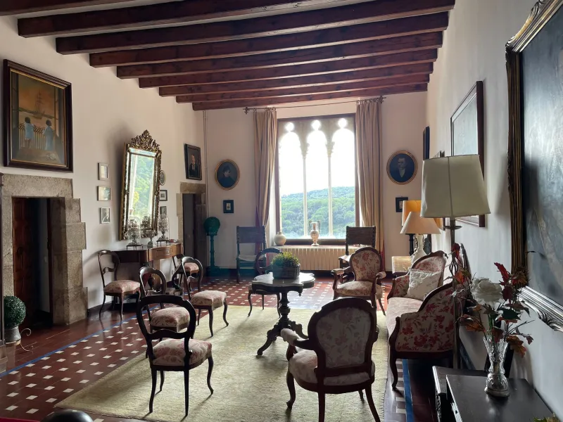 Finca histórica única del siglo XIII en la Costa del Maresme — 28 hectáreas con vistas al mar, a solo 40 minutos de Barcelona